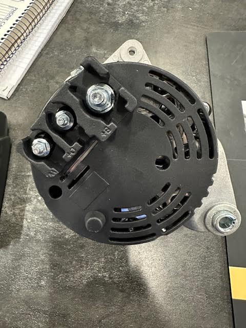 ALTERNATOR 185046500