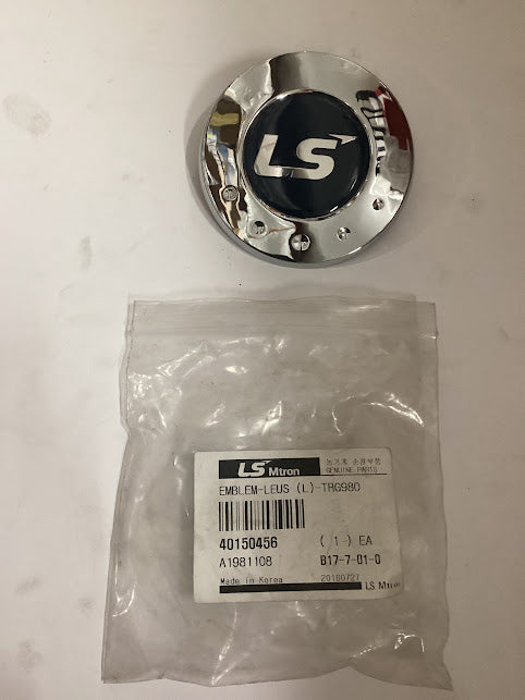 LS TRACTOR EMBLEM 40150456